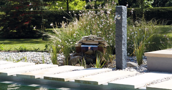 Fuente de Jardin Granito Oscuro Graf